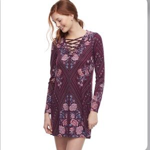 Juniors' About A Girl Print Lace-Up Swing Dress